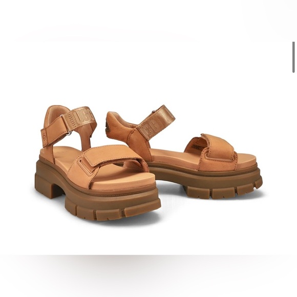 UGG Ashton Toast Platform Sandals - Size 9 - Brand New in Box - Picture 2 of 16